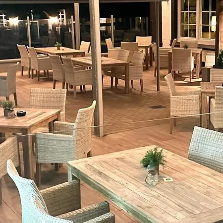 Doetlinger Hof 호텔 *