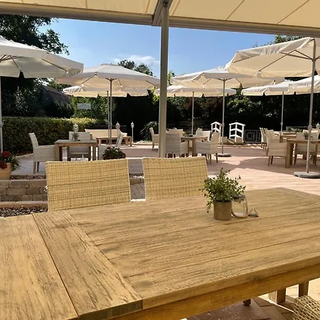 Doetlinger Hof 호텔 *